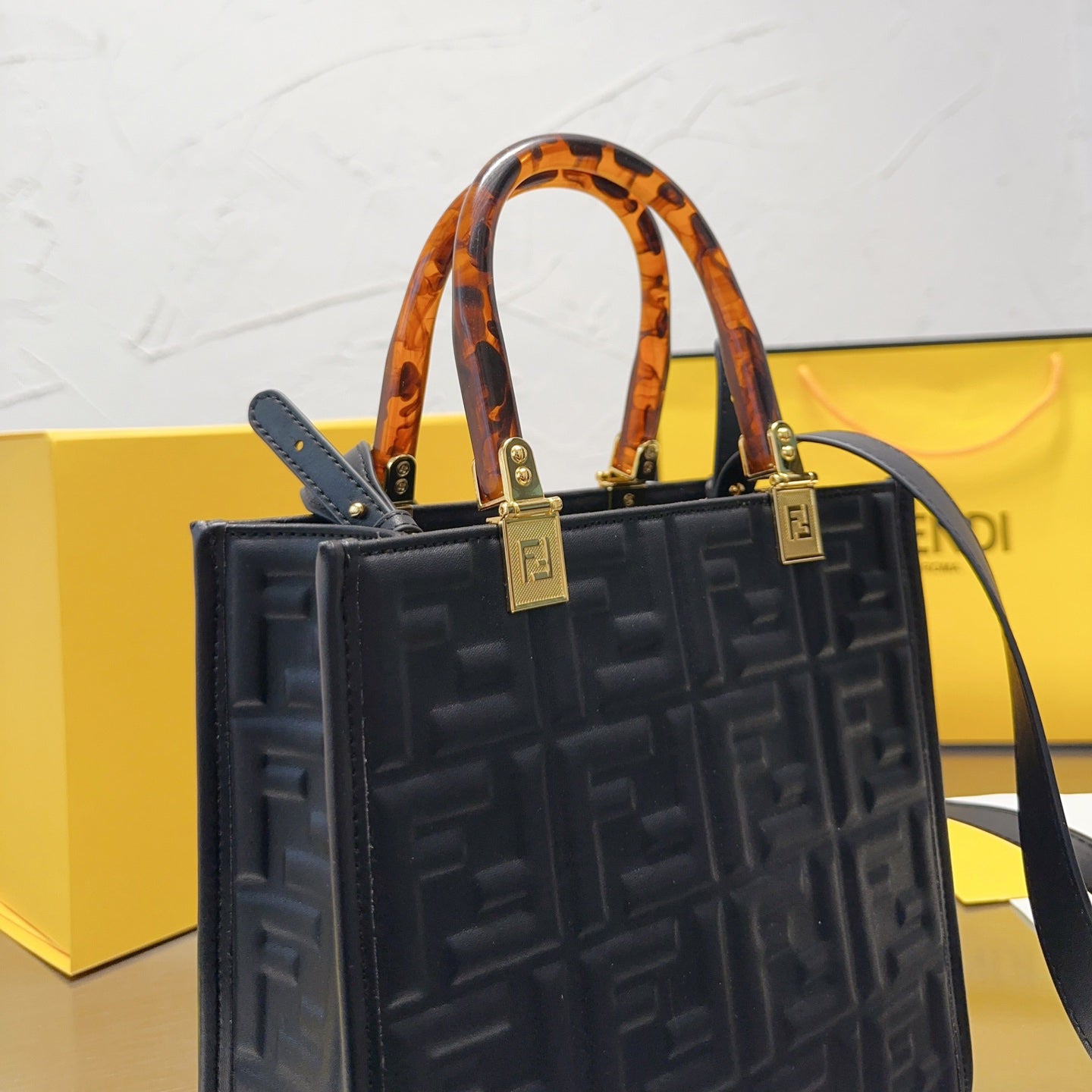 Exquisite leather bags-644