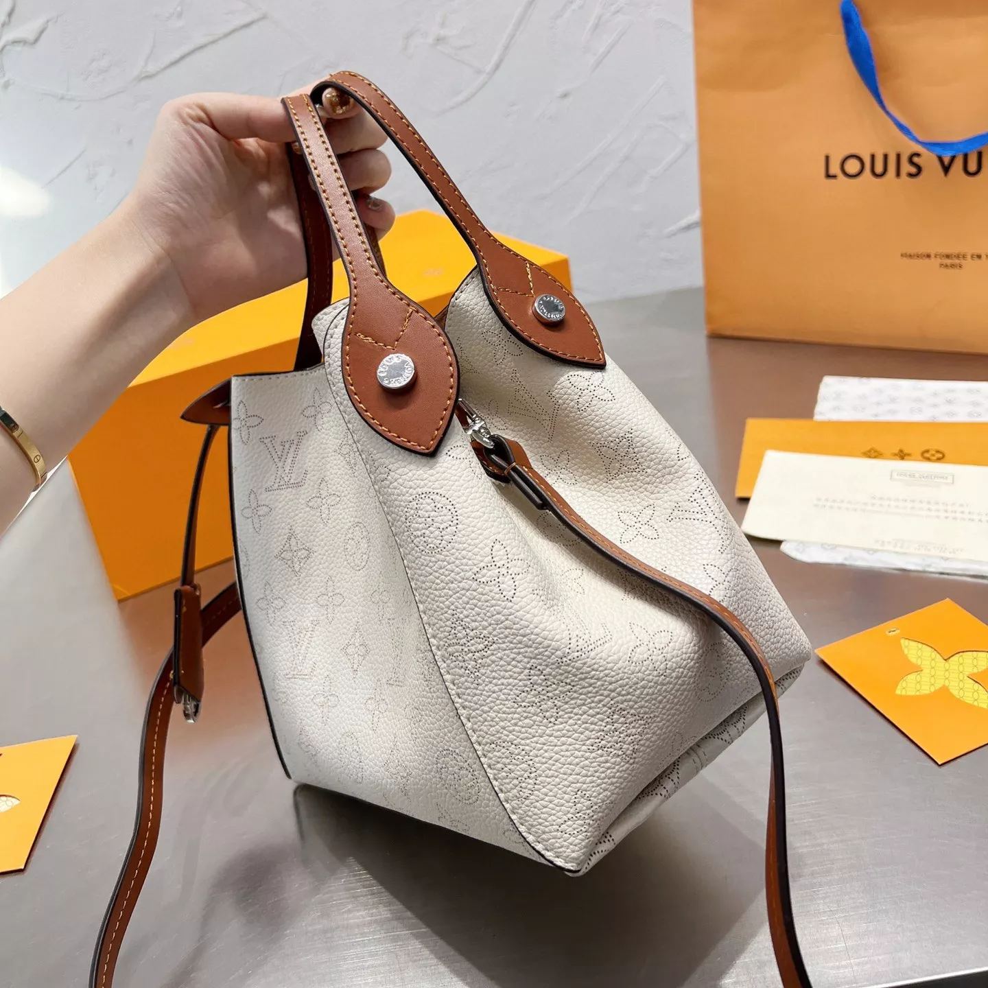 Exquisite leather bags-573